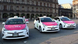 Ciudad de México comienza a reemplazar sus taxis por coches híbridos con WiFi y botón de pánico